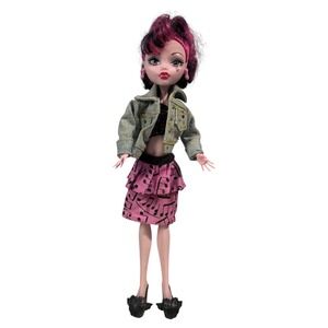 Monster High Draculaura Doll: Scaris Edition With Pink Skirt Jacket, Heels 2013